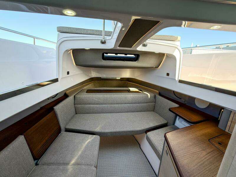 2024 Axopar 45 XC Cross Cabin