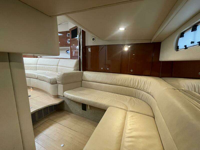 2011 Formula 34PC settee