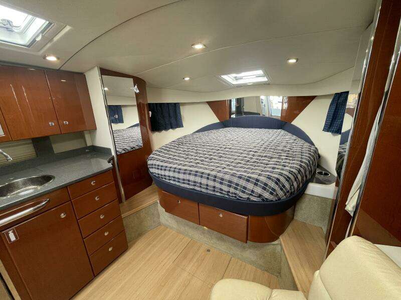 2011 Formula 34PC master island berth