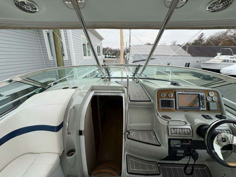 2011 Formula 34PC companionway