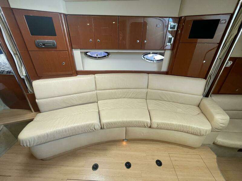 2011 Formula 34PC salon settee