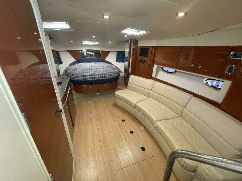 2011 Formula 34PC salon