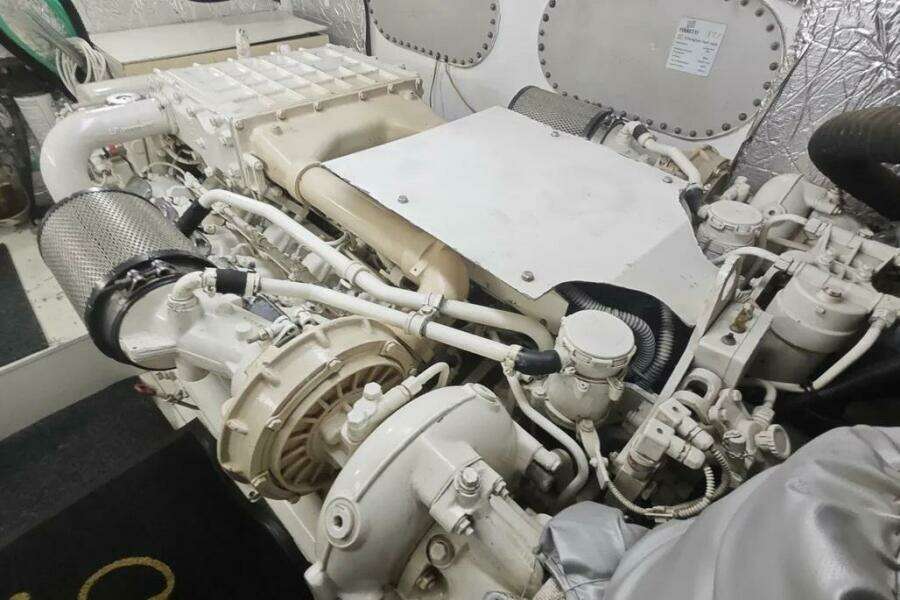 2002 Ferretti Yachts 720