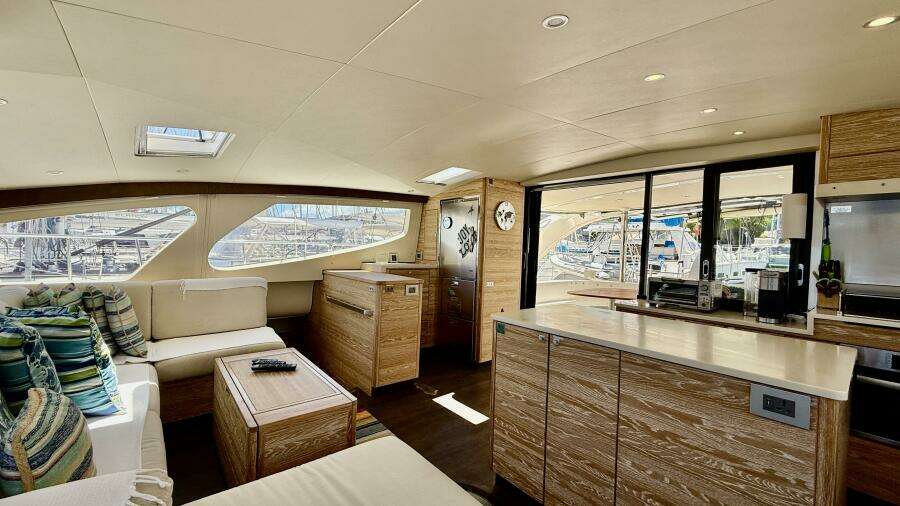 2017 Xquisite Yachts X5