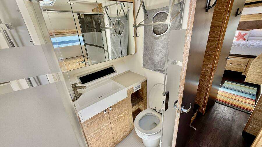 2017 Xquisite Yachts X5