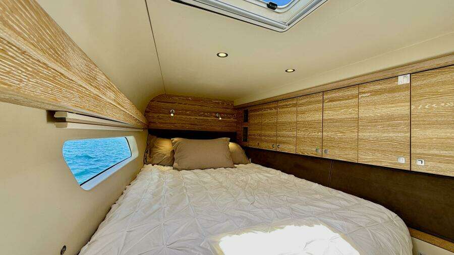 2017 Xquisite Yachts X5