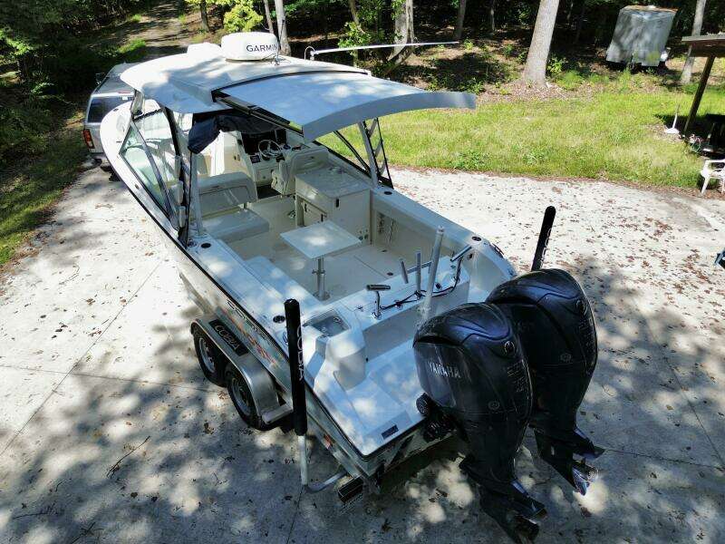 2022 Cobia 280 DC