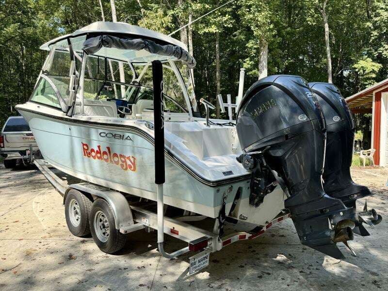 2022 Cobia 280 DC