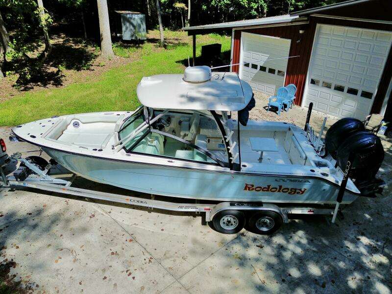 2022 Cobia 280 DC