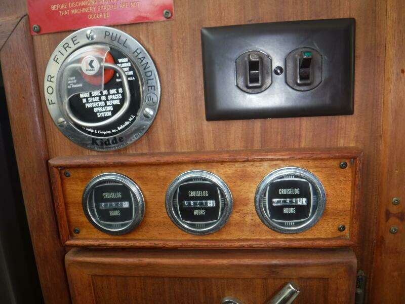 1979 Hatteras 46 Convertible