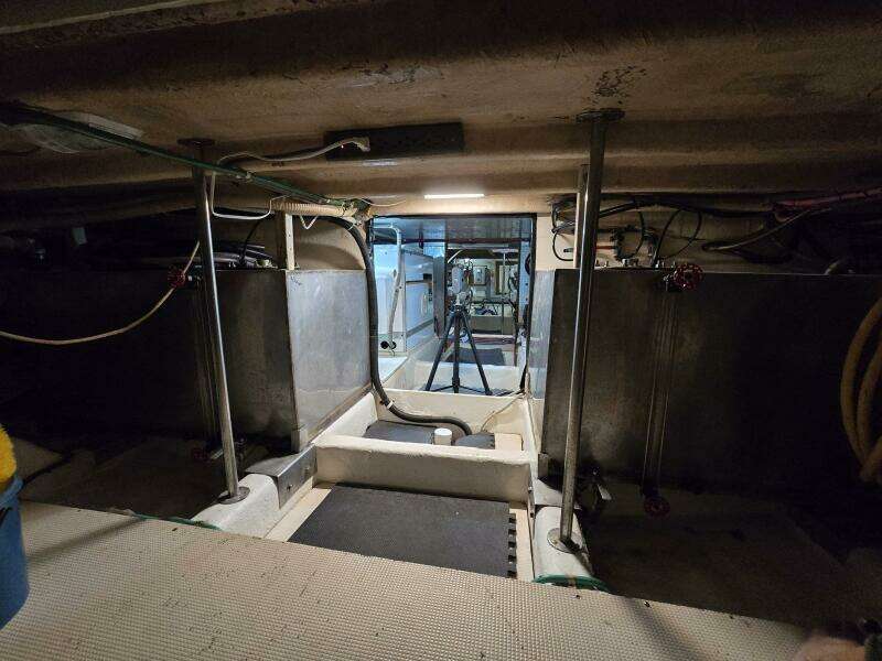 1989 Offshore Yachts 48 Sedan