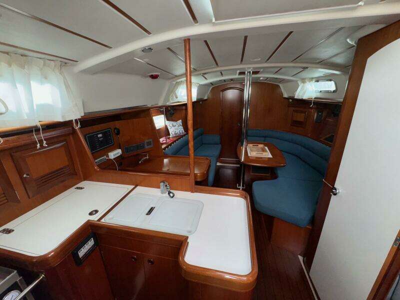 2002 Beneteau 361