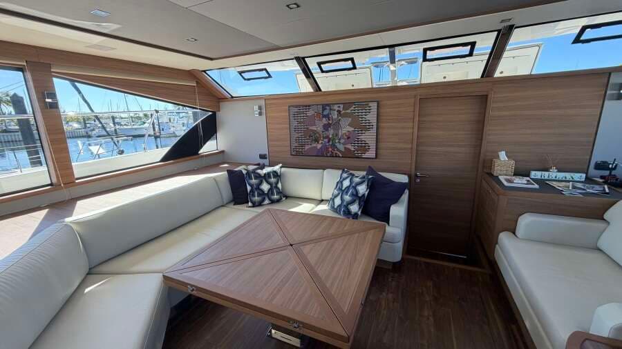 2025 Aquila 54 ENCLOSED BRIDGE