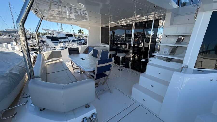 2025 Aquila 54 ENCLOSED BRIDGE