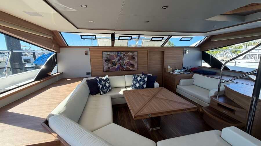 2025 Aquila 54 ENCLOSED BRIDGE