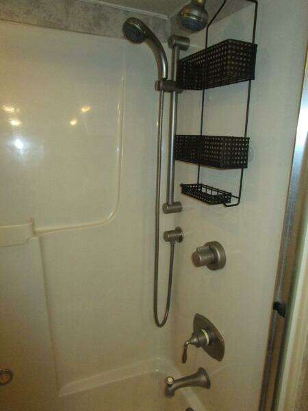 Master Jacuzzi/Shower