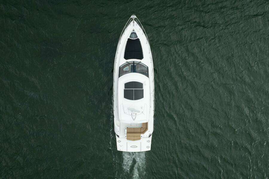 2014 Cruisers Yachts 