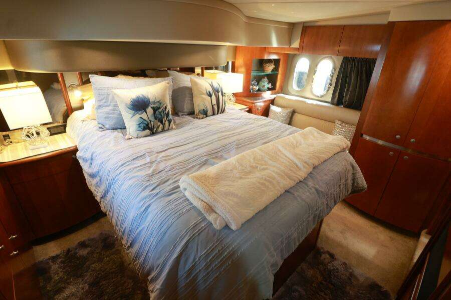 2007 Cruisers 520 Express