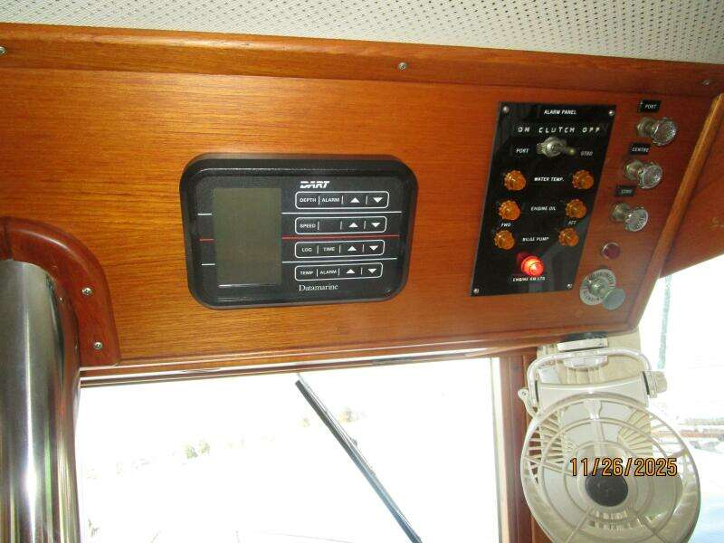 42' Grand Banks lower helm overhead electronics2