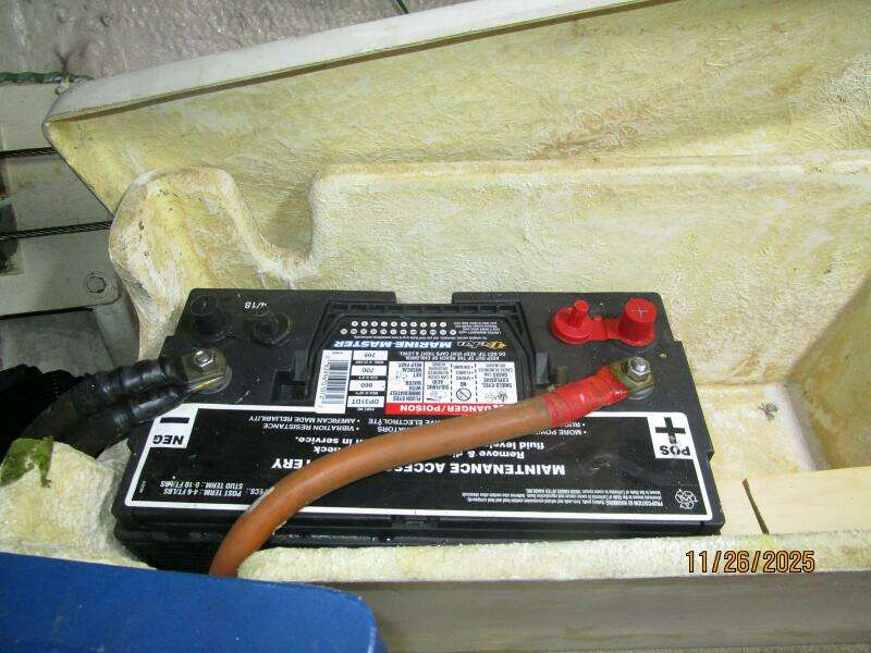 42' Grand Banks battery bank6