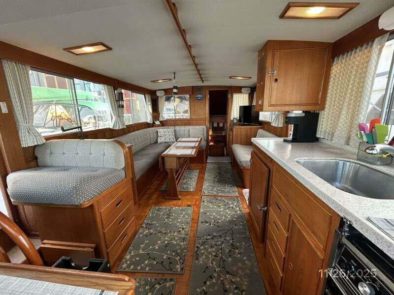 42' Grand Bank salon aft