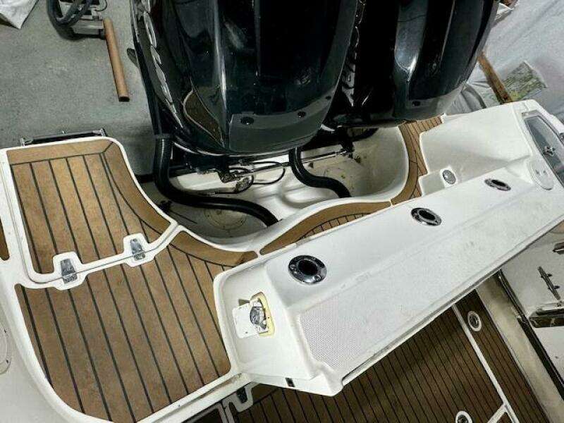 2016 Boston Whaler 285 Conquest