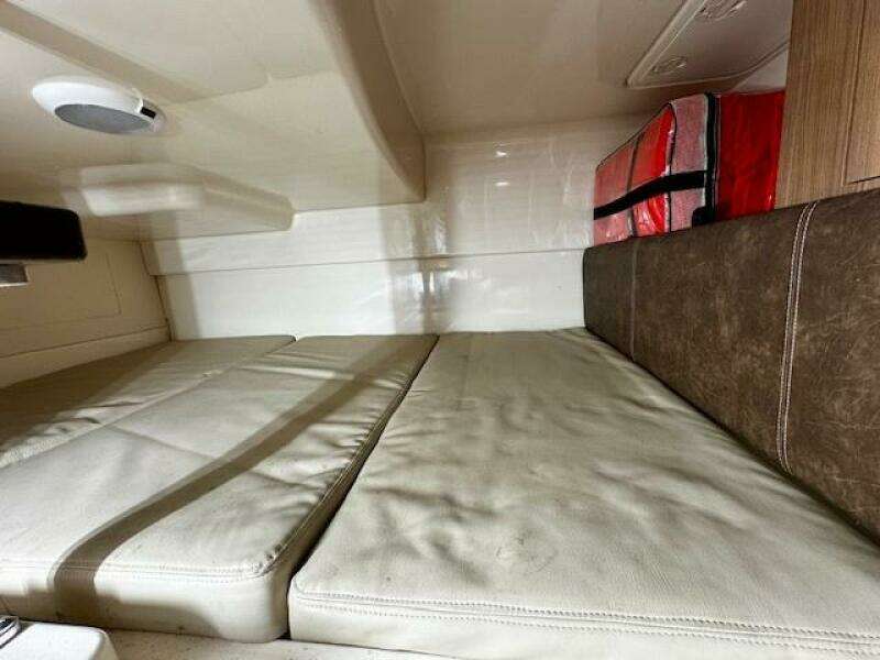 2016 Boston Whaler 285 Conquest