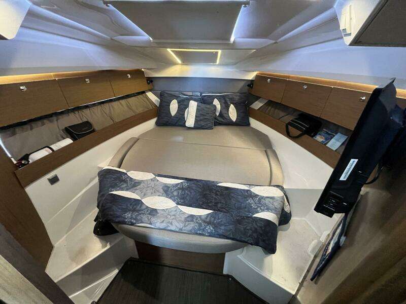 2018 Jeanneau NC 895