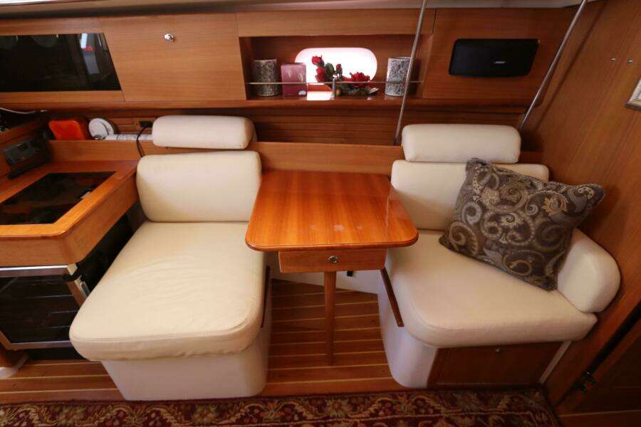 2011 Catalina 355