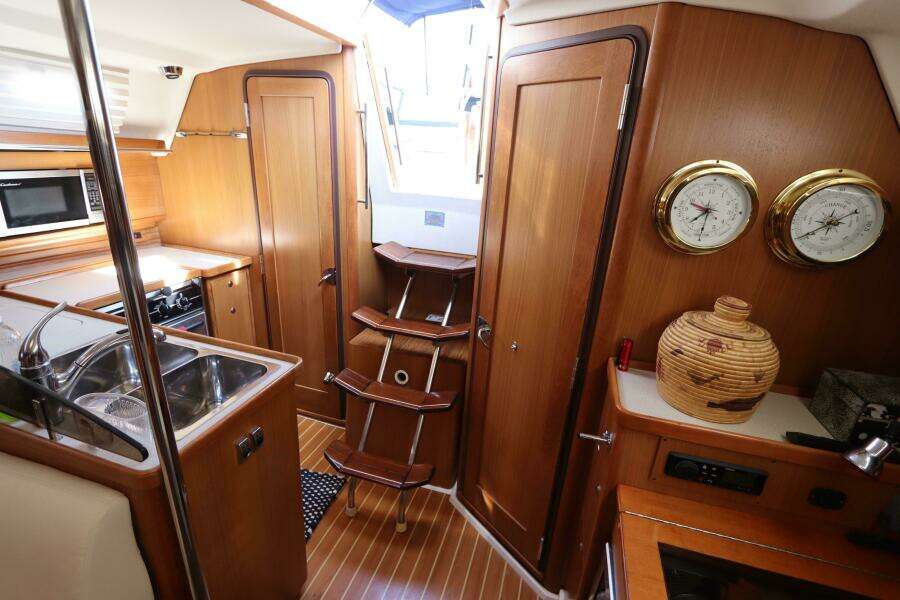 2011 Catalina 355