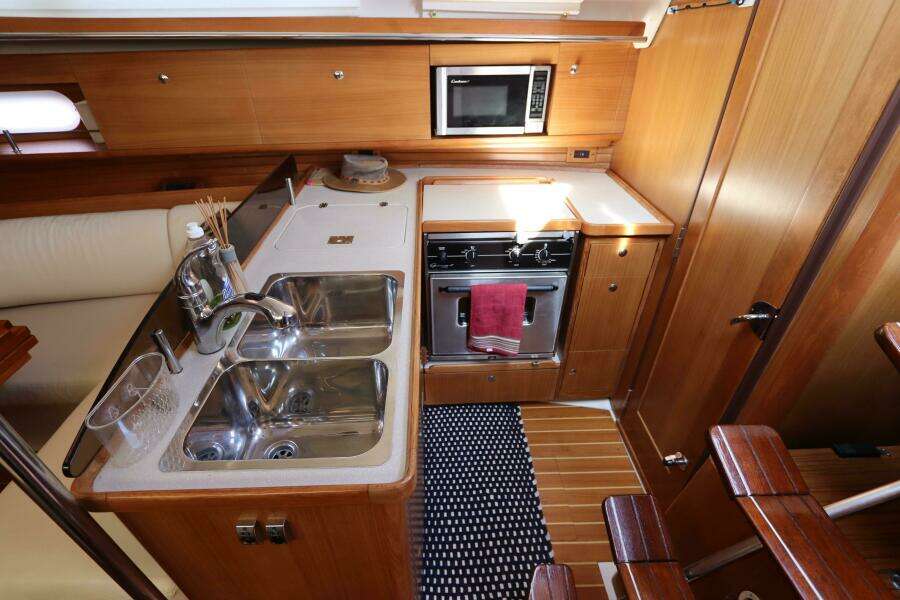 2011 Catalina 355