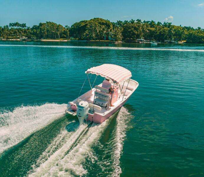 Palm Yacht 17 - Exterior Profile Stern