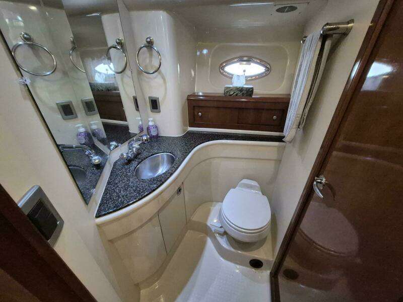 2006 Meridian 411 Sedan