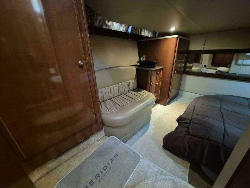 2006 Meridian 411 Sedan