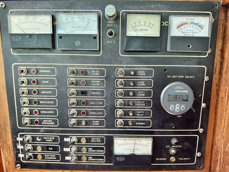 1982 Oceanic Pilothouse 43