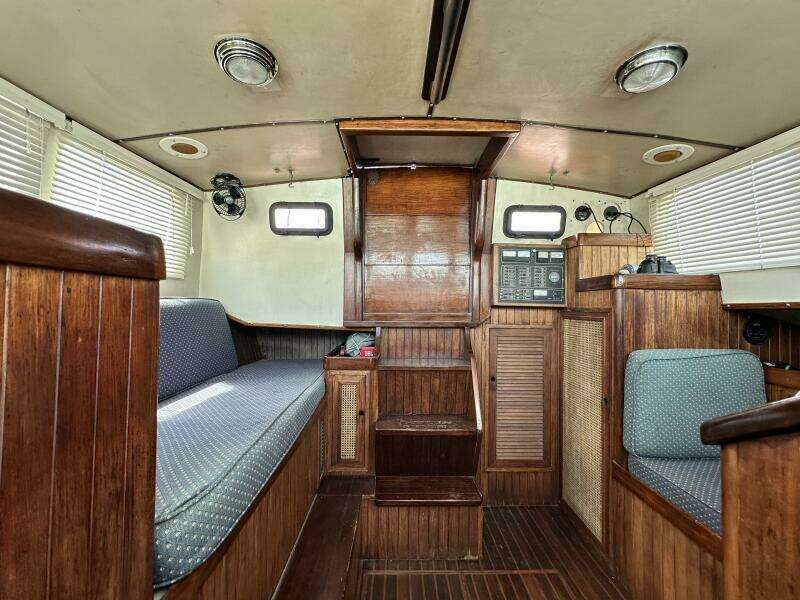 1982 Oceanic Pilothouse 43