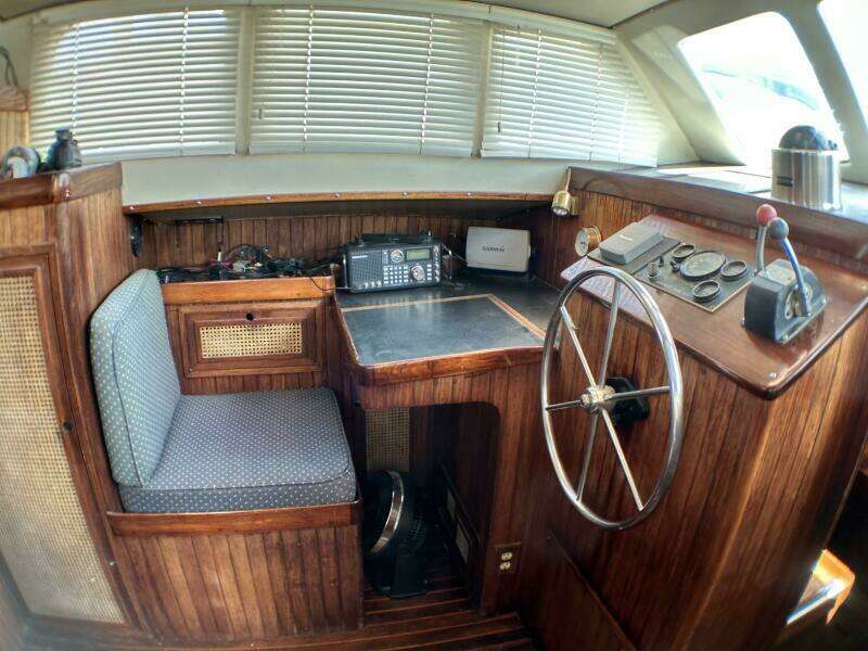 1982 Oceanic Pilothouse 43