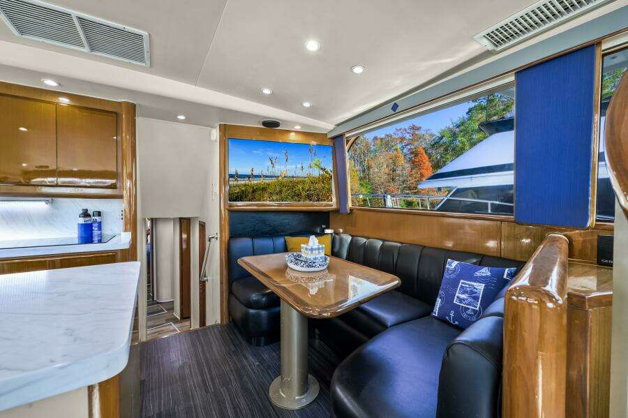 1999 Viking 58 Enclosed Flybridge