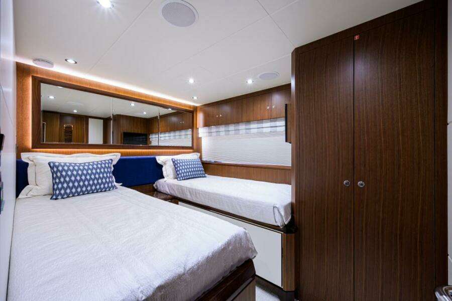 Ocean Alexander 100 ZEPHYR - Interior Guest Stateroom Port