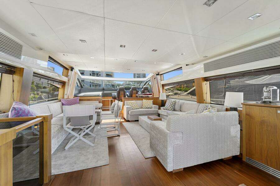 2013 Sunseeker Predator 84