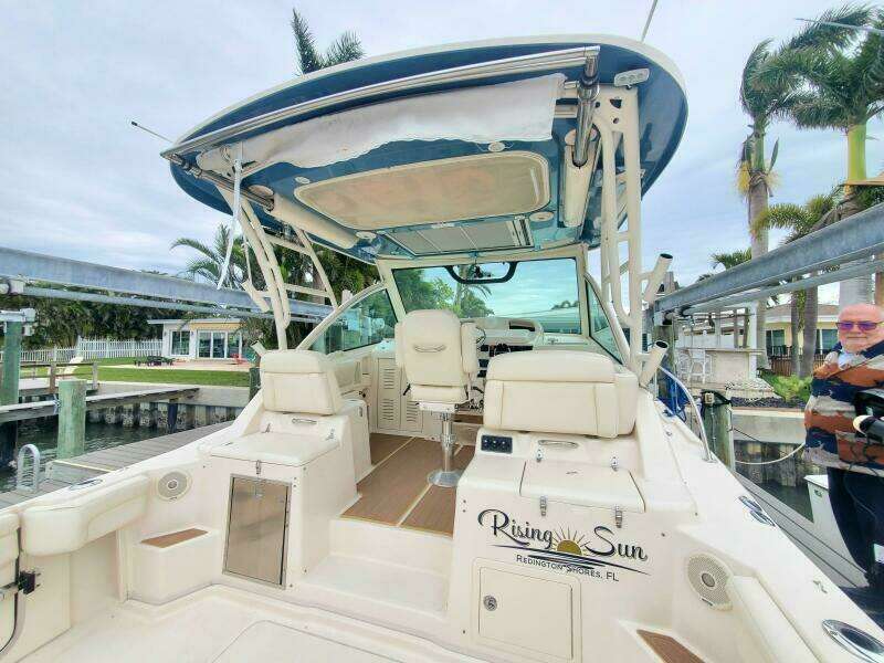 2018 Grady-White 330 Express