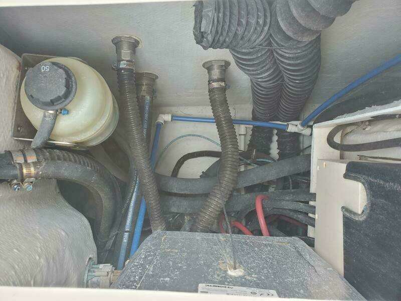 2018 Grady-White 330 Express