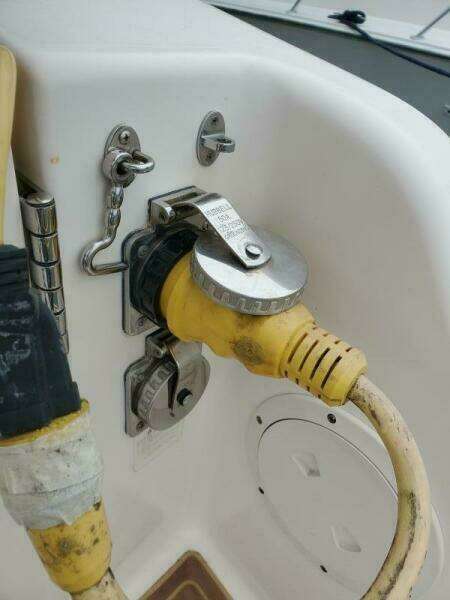 2018 Grady-White 330 Express