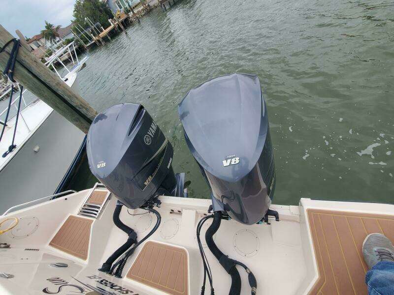 2018 Grady-White 330 Express