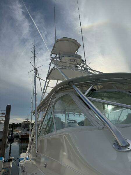 Cabo 45 EMMA - Exterior