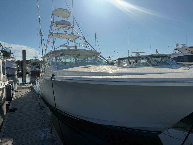 Cabo 45 EMMA - Exterior