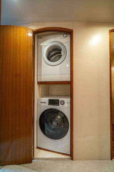 2006 Viking 68 Convertible