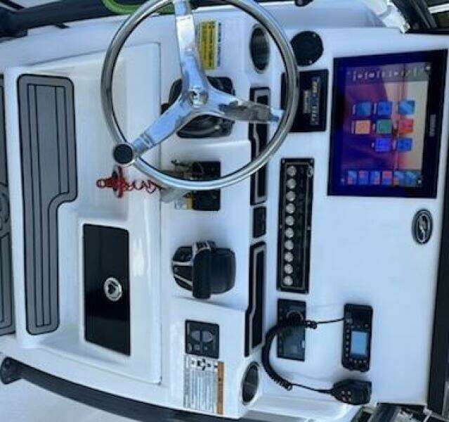 2022 Sea Fox 248 Commander