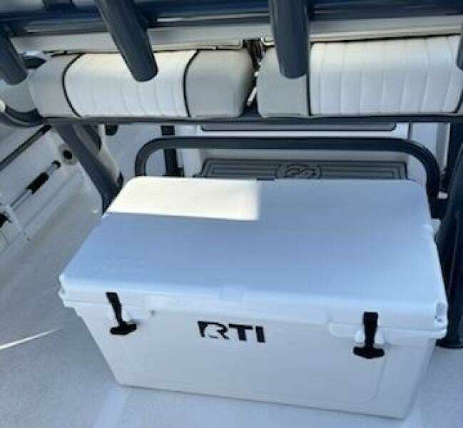 2022 Sea Fox 248 Commander