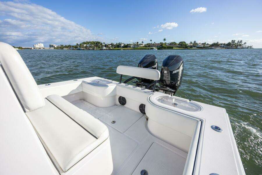 2019 SeaHunter Floridian 28